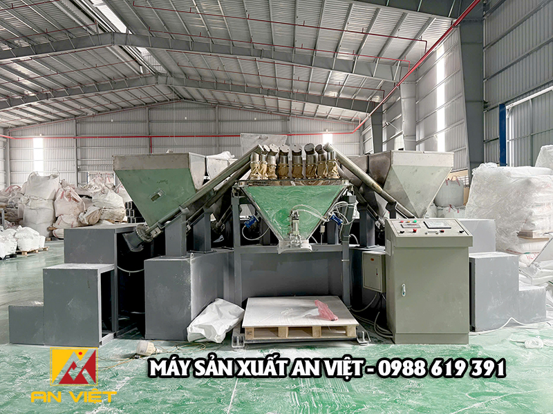 Sản xuất lắp đặt cân định lượng phụ gia 8 thành phần